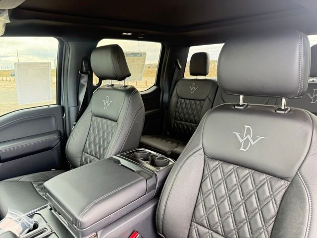 New 2026 Carbonized Gray Metallic Ford XLT image 24