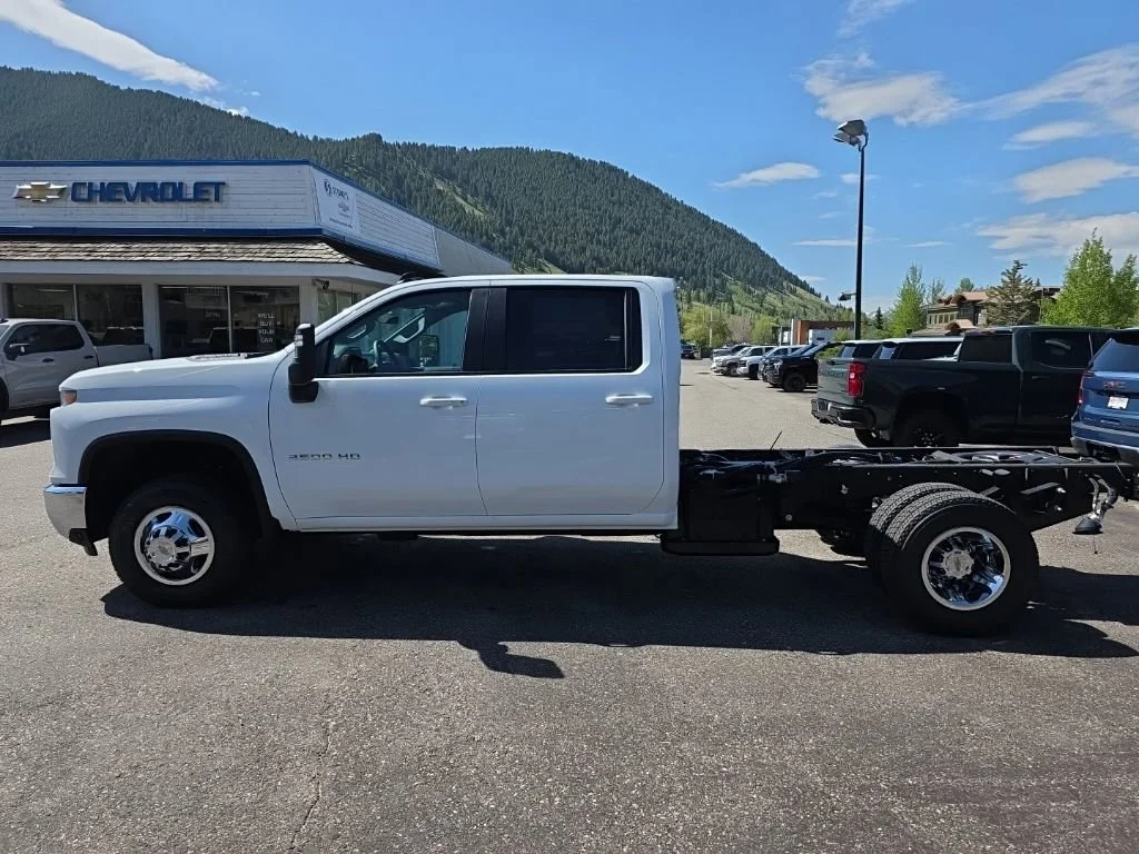 2026 Chevrolet Silverado 3500 HD LT - Photo 8