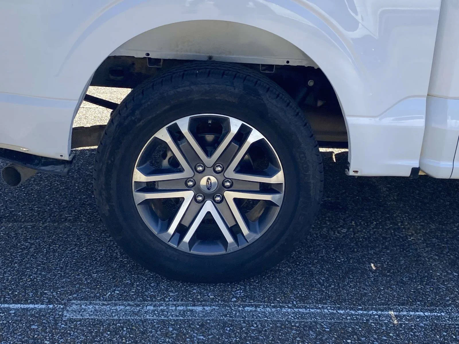 Used 2022 White Ford XL image 6