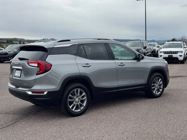 Certified Used 2024 Sterling Metallic GMC SLT image 5