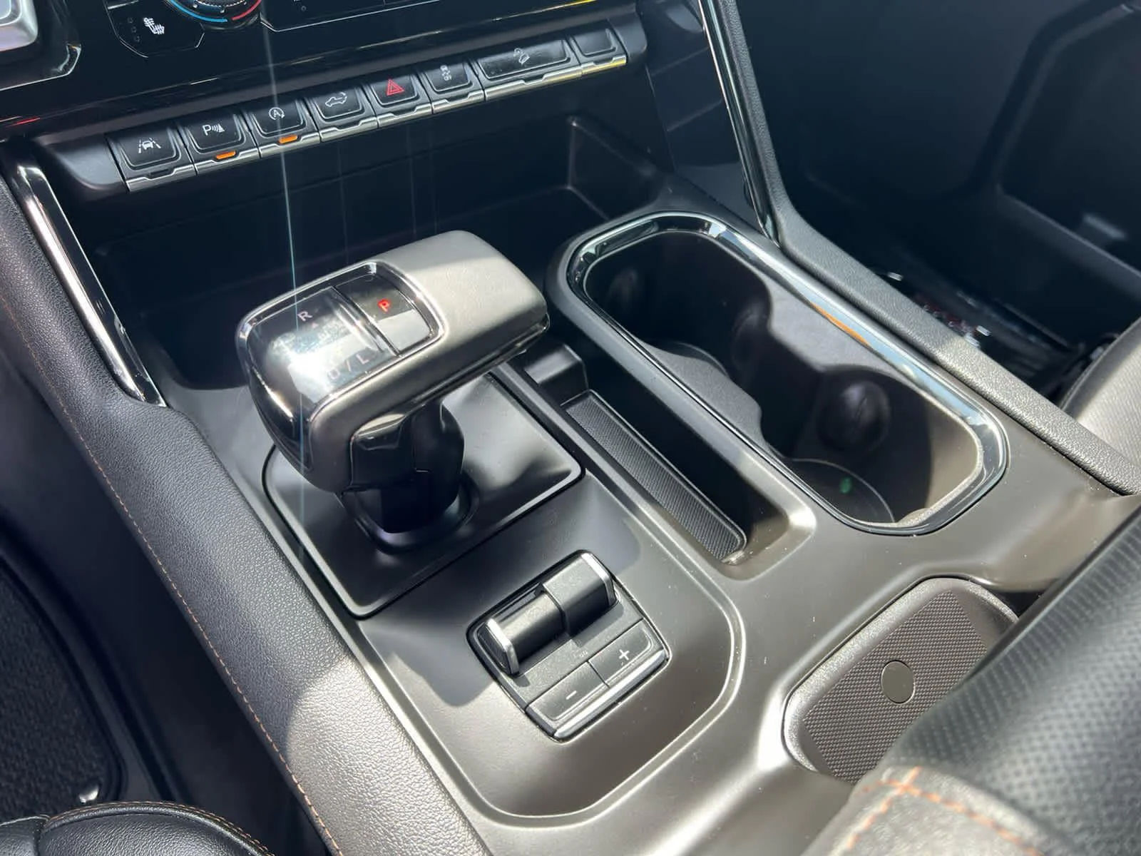 Used 2023 Sterling Metallic GMC AT4 image 25