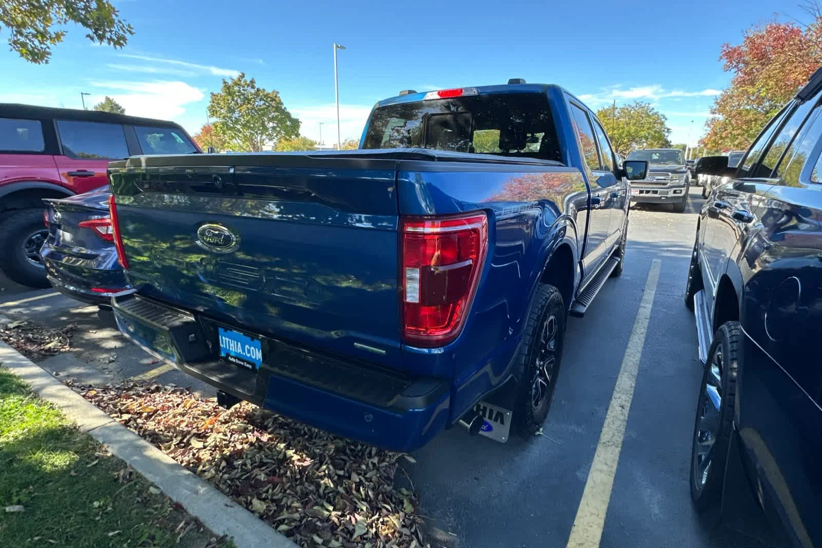 Used 2022 Atlas Blue Metallic Ford XLT image 4
