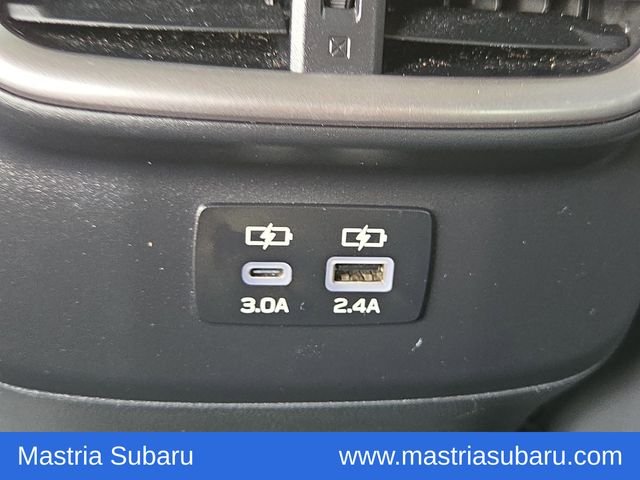 Used 2025 Crystal White Pearl Subaru Onyx Edition image 34