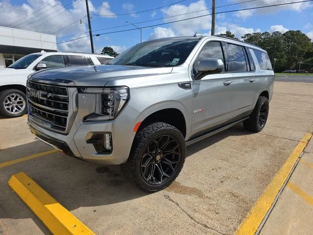 2024 GMC Yukon 4WD AT4's photo