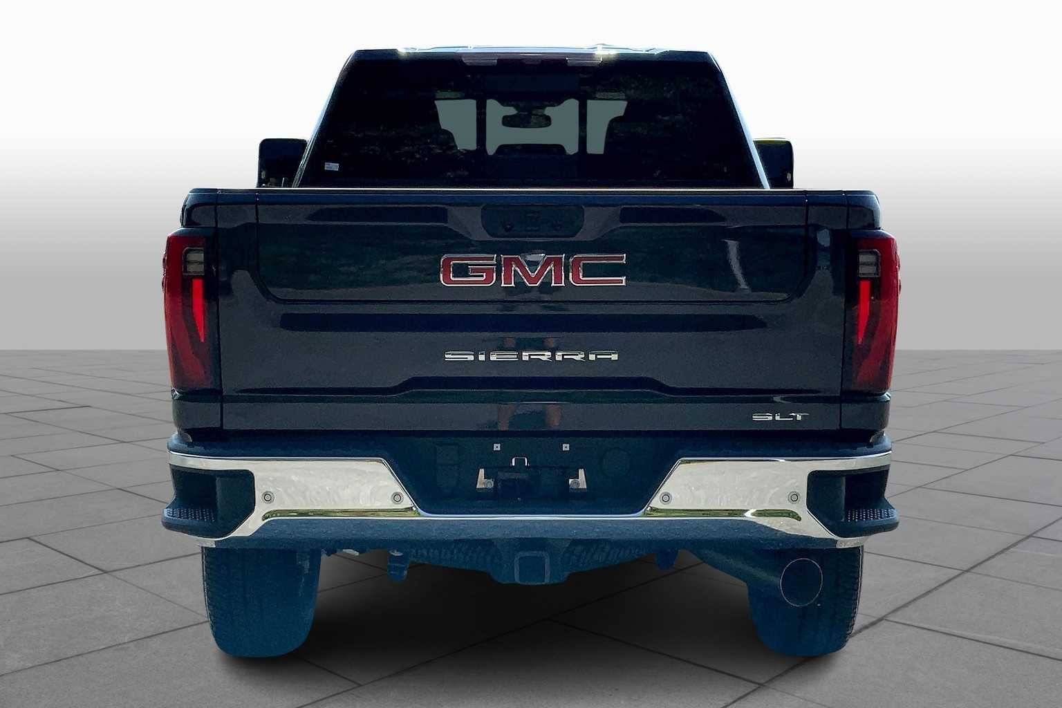 2025 GMC Sierra 3500HD SLT - Photo 4