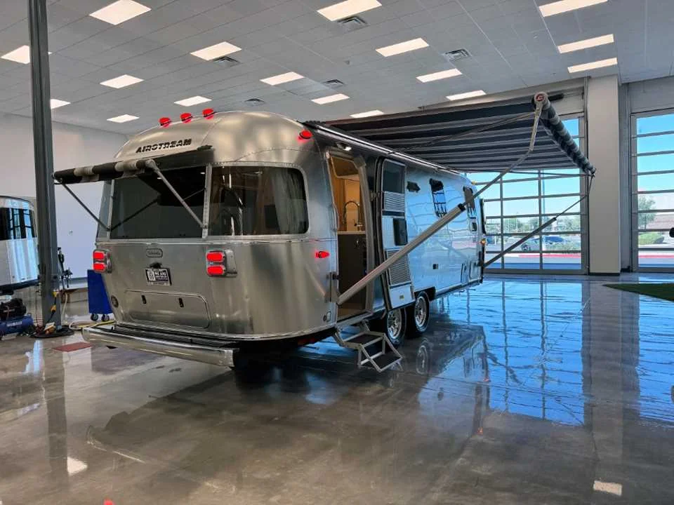 New 2027 SILVER AIRSTREAM  image 8