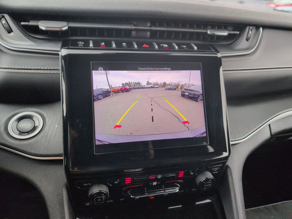 Used 2023 Black Jeep Altitude image 19
