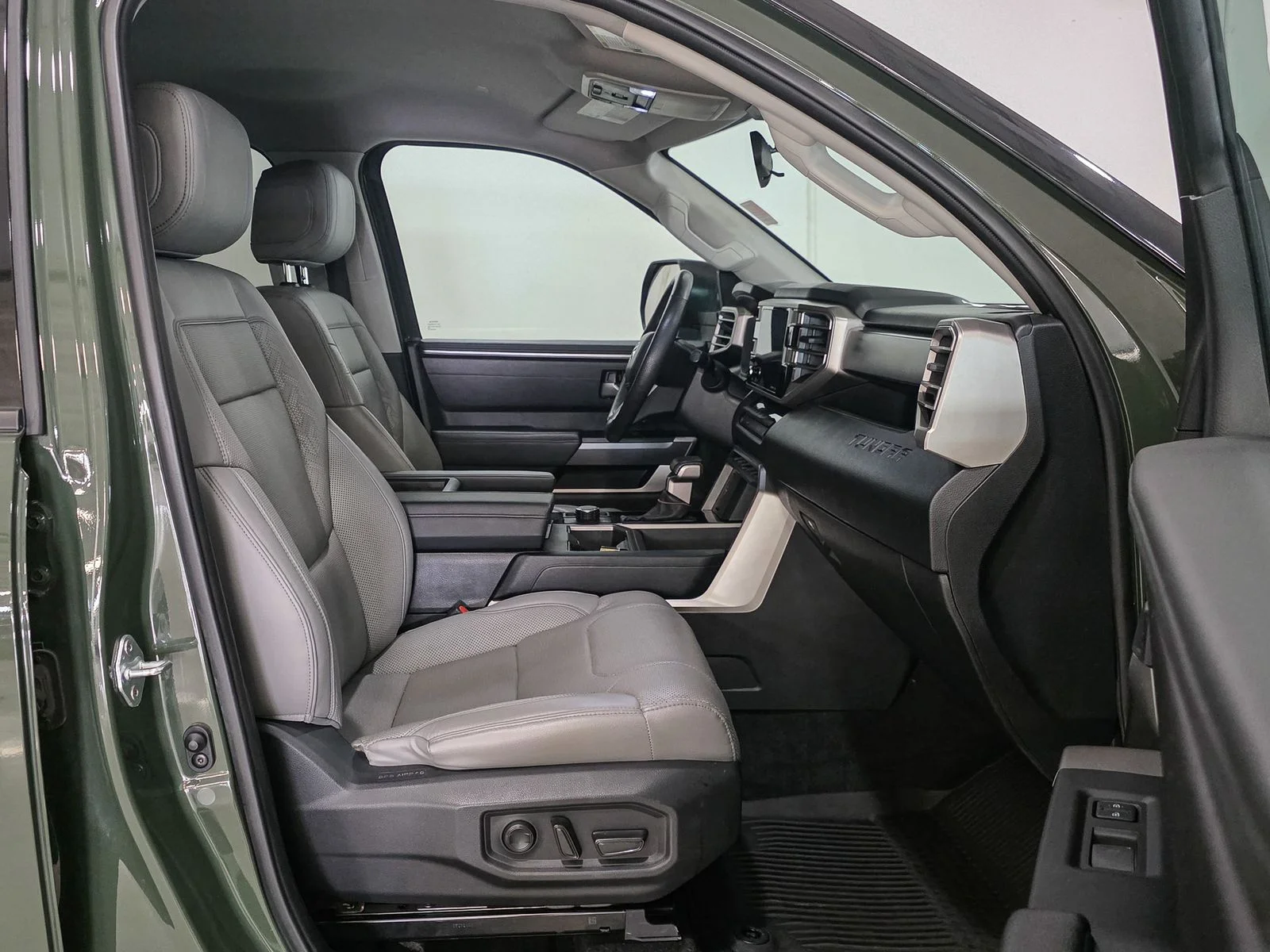 Used 2023 Green Toyota SR5 image 19