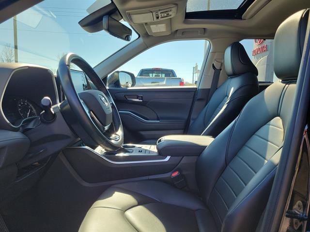 Certified Used 2021 MIDNIGHT BLACK METAL Toyota  image 19