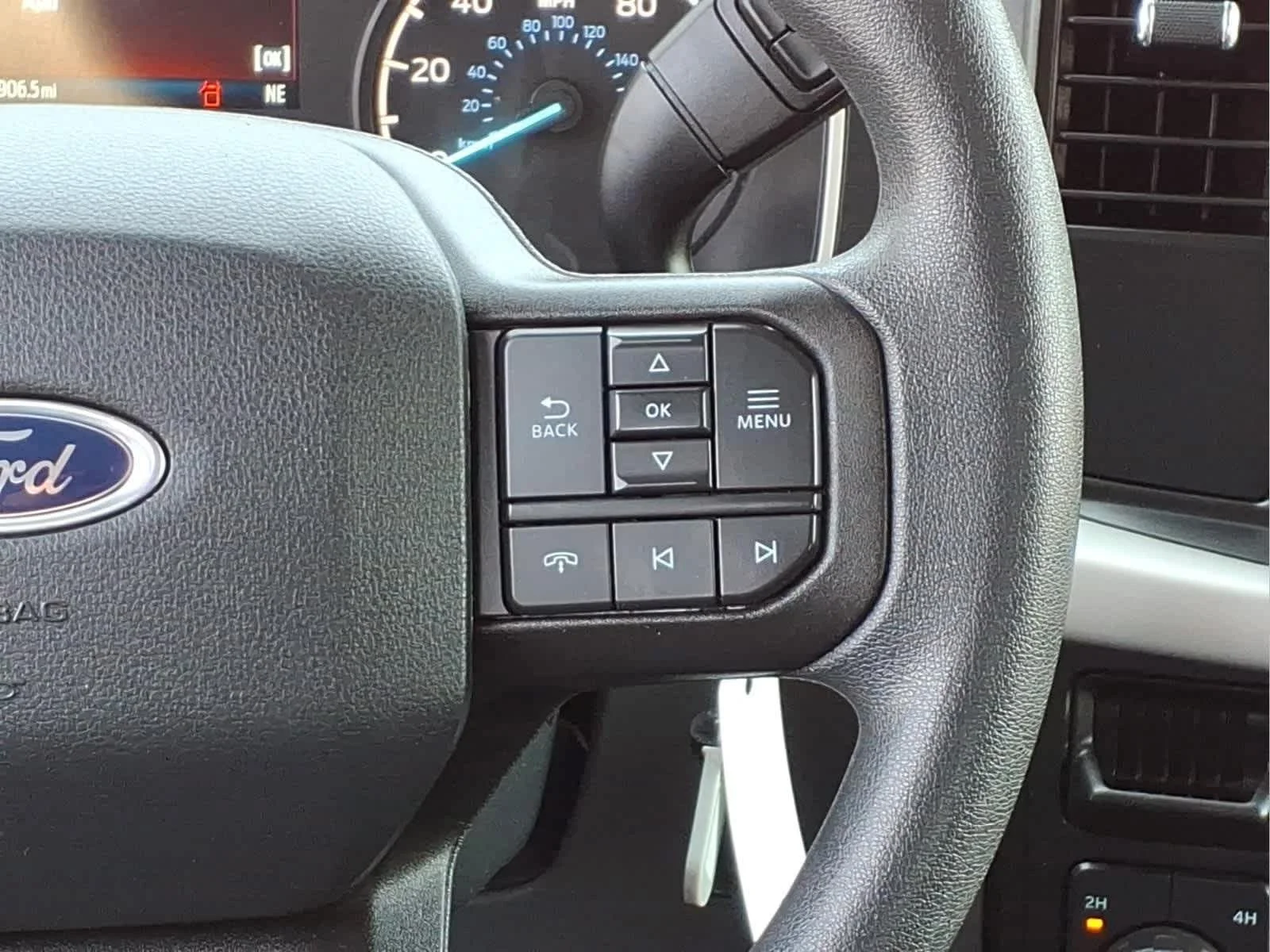 Used 2023 Oxford White Ford XLT image 22