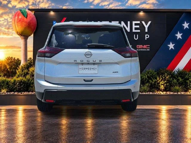 Used 2024 Silver Nissan S image 4