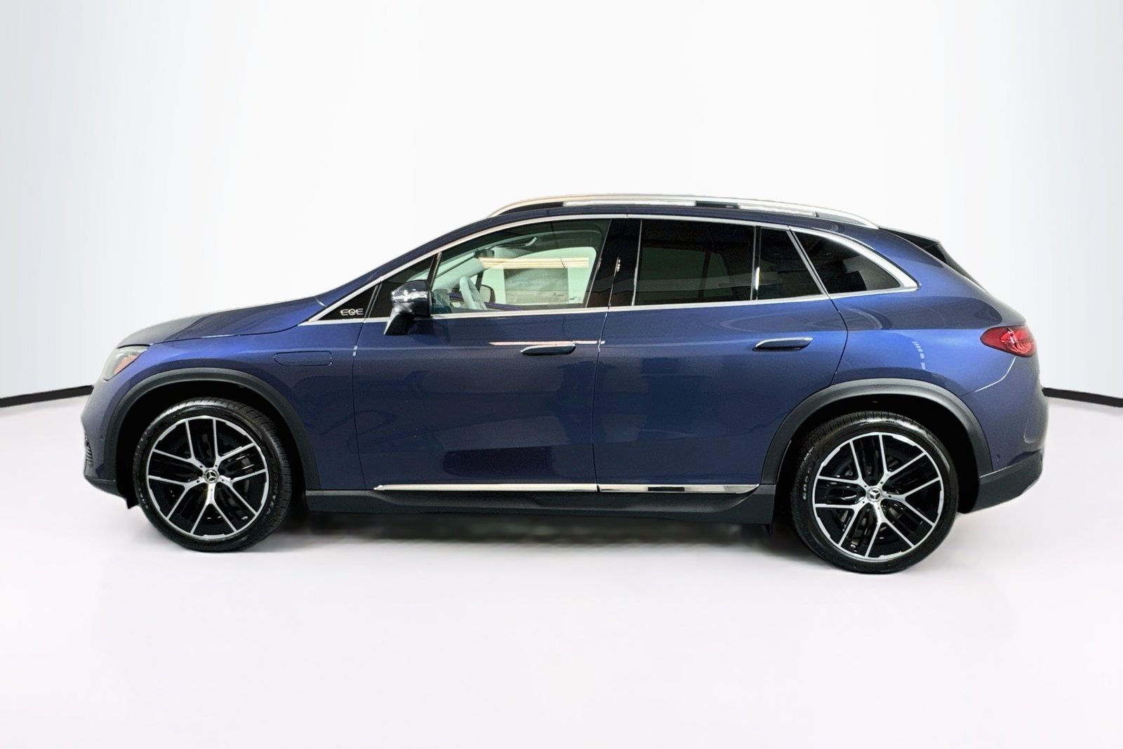New 2027 Twilight Blue Metallic Mercedes-Benz EQE 320 image 8