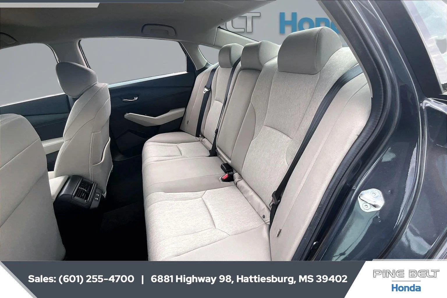 Used 2025 Meteorite Gray Metallic Honda LX image 19