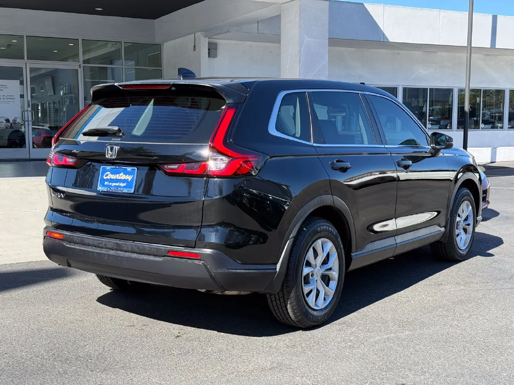 Used 2024  Honda LX image 7