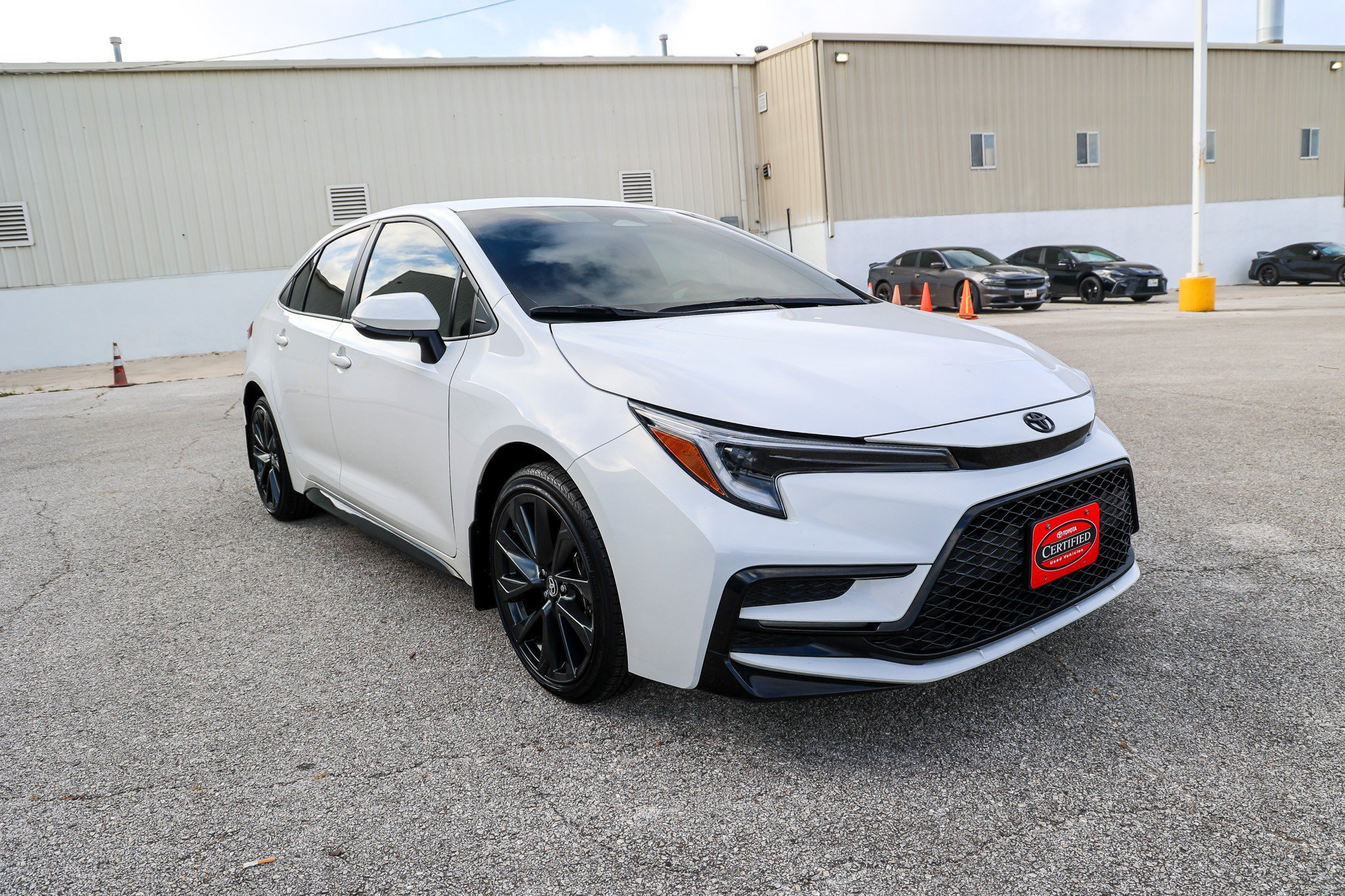 Used 2025 ICE CAP Toyota Hybrid SE image 4