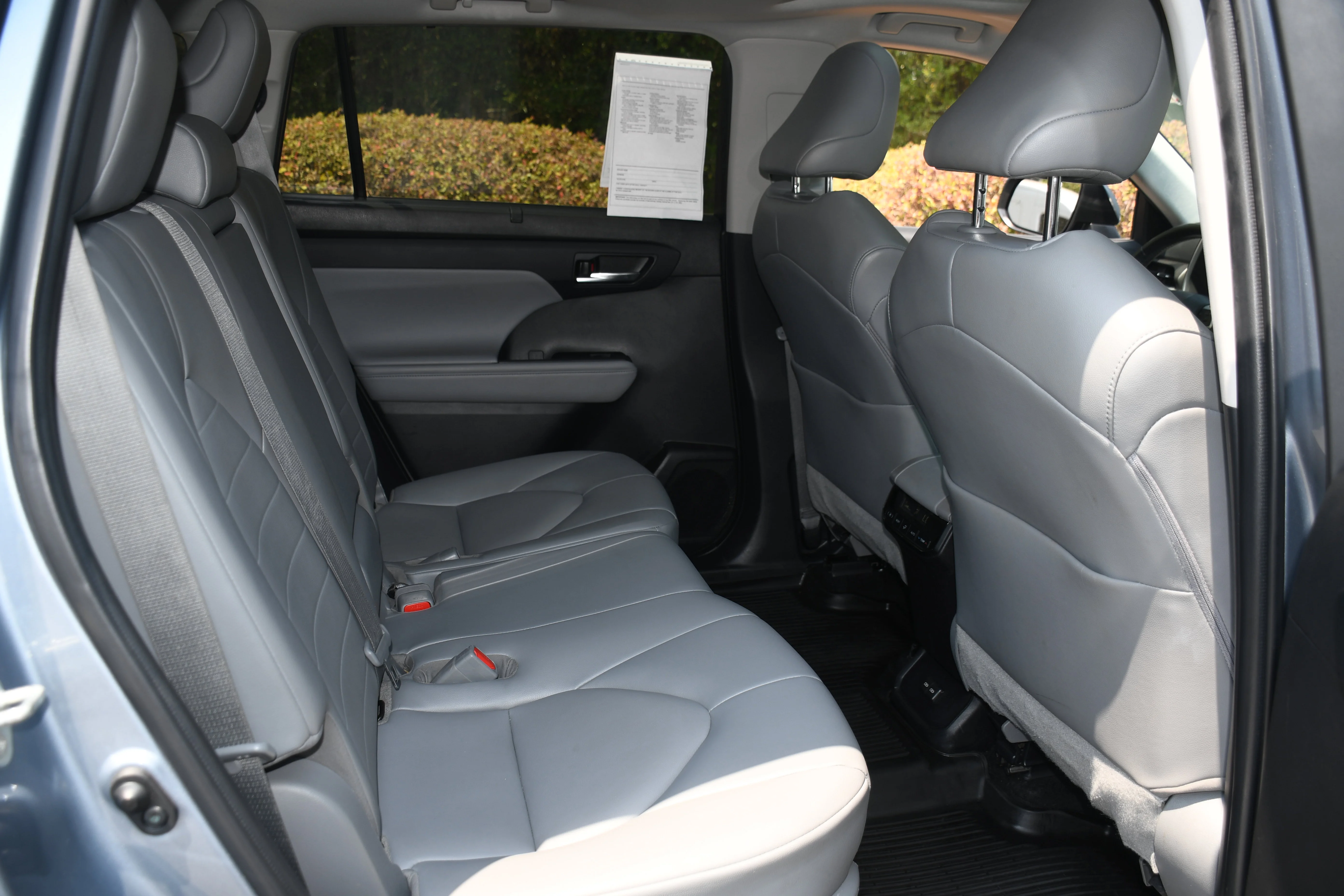 Used 2022  Toyota XLE image 18
