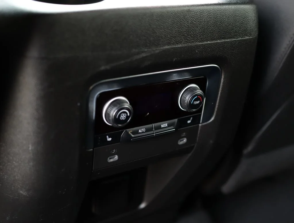 2023 Chevrolet Suburban Premier - Photo 27