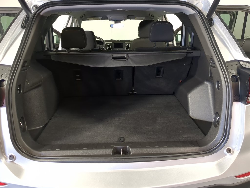 Used 2022 Silver Ice Metallic Chevrolet LT image 17