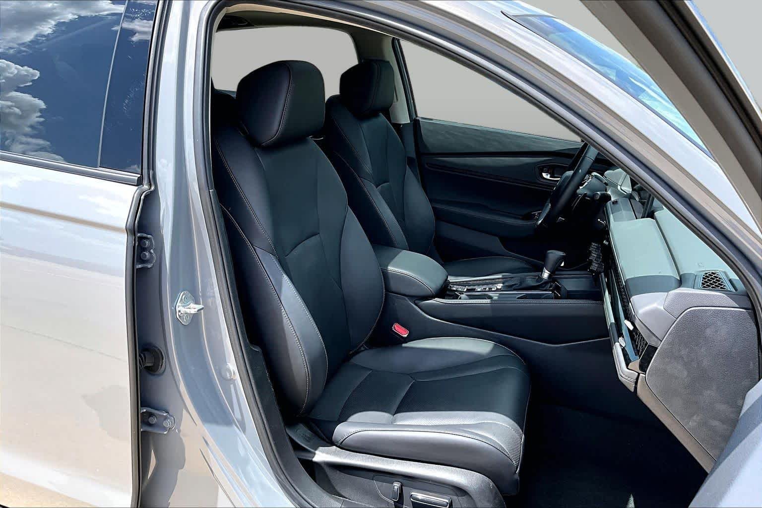 Used 2025 Urban Gray Pearl Honda Touring image 9