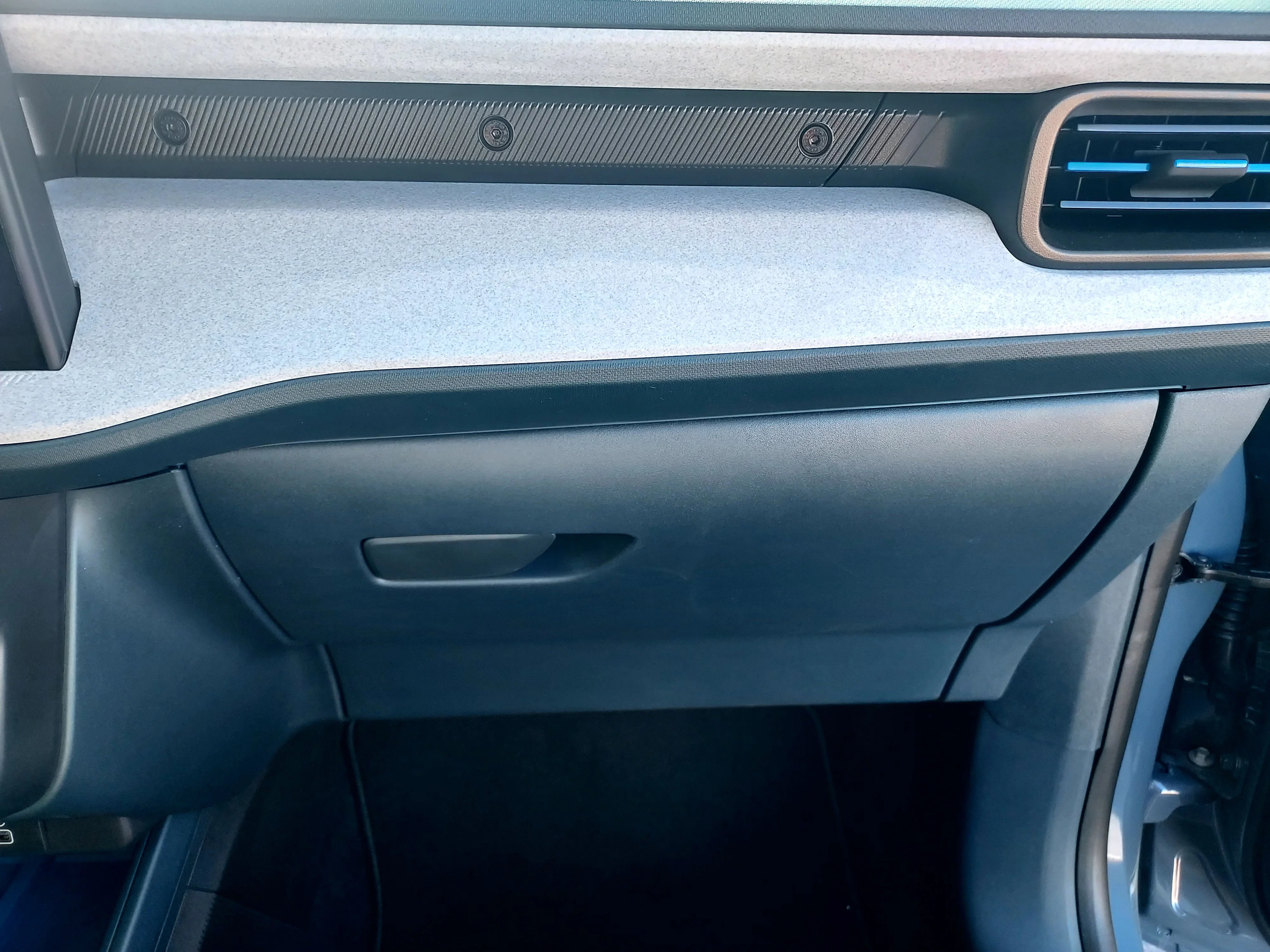 New 2026 Azure Gray Metallic Tri-Coat Ford XLT image 24