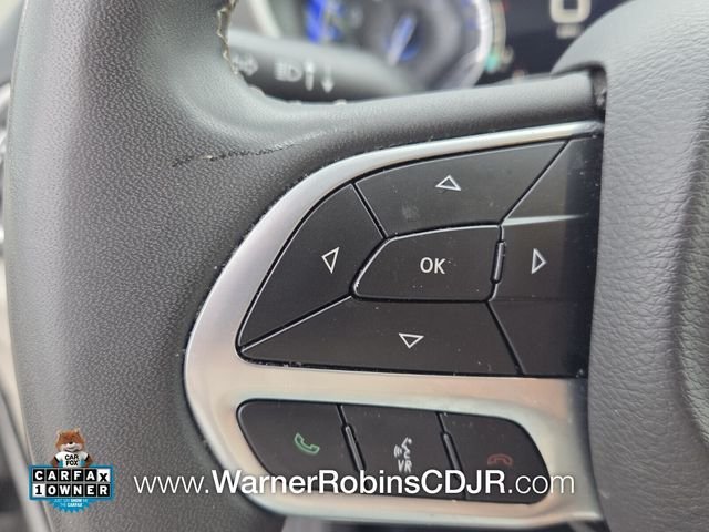 Used 2023 White Chrysler Touring L image 27