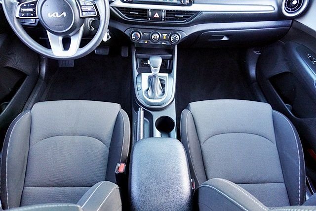 Used 2023 White Kia LX image 18