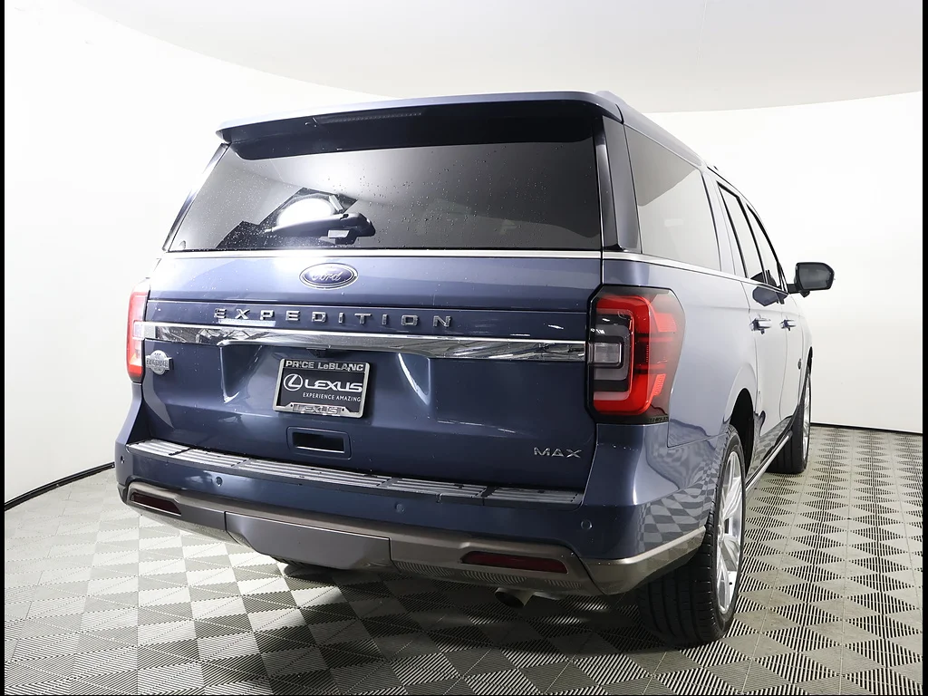 Used 2023 Infinite Blue Metallic Tinted Clearcoat Ford King Ranch image 5