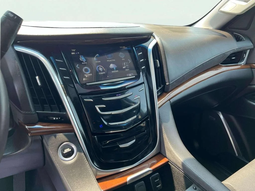 Used 2019 BLACK RAVEN Cadillac Premium Luxury image 10