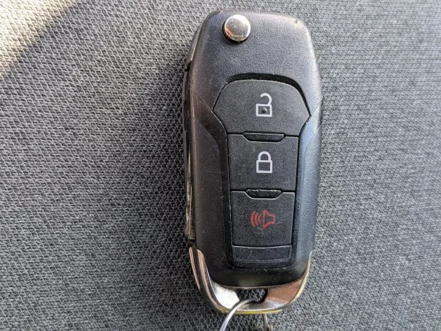 Certified Used 2025 Oxford White Ford XLT image 26