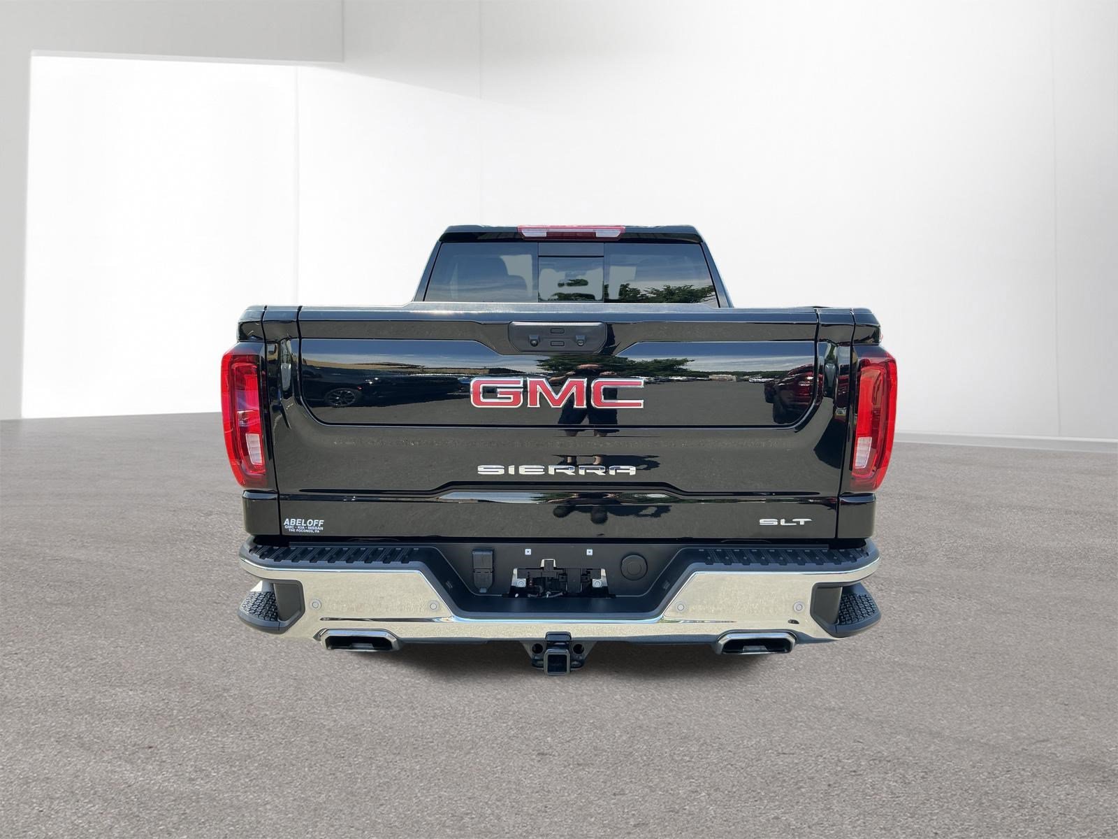 Used 2024 Onyx Black GMC SLT image 4