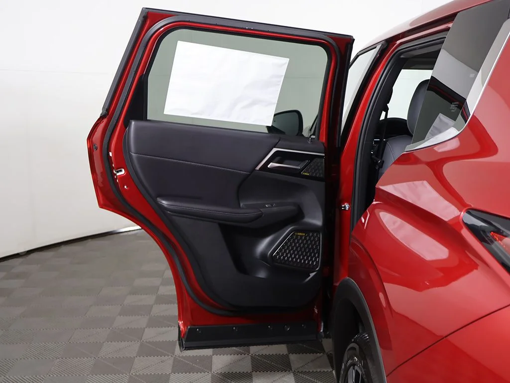New 2026 Red Mitsubishi SE 1.5T 2WD image 25