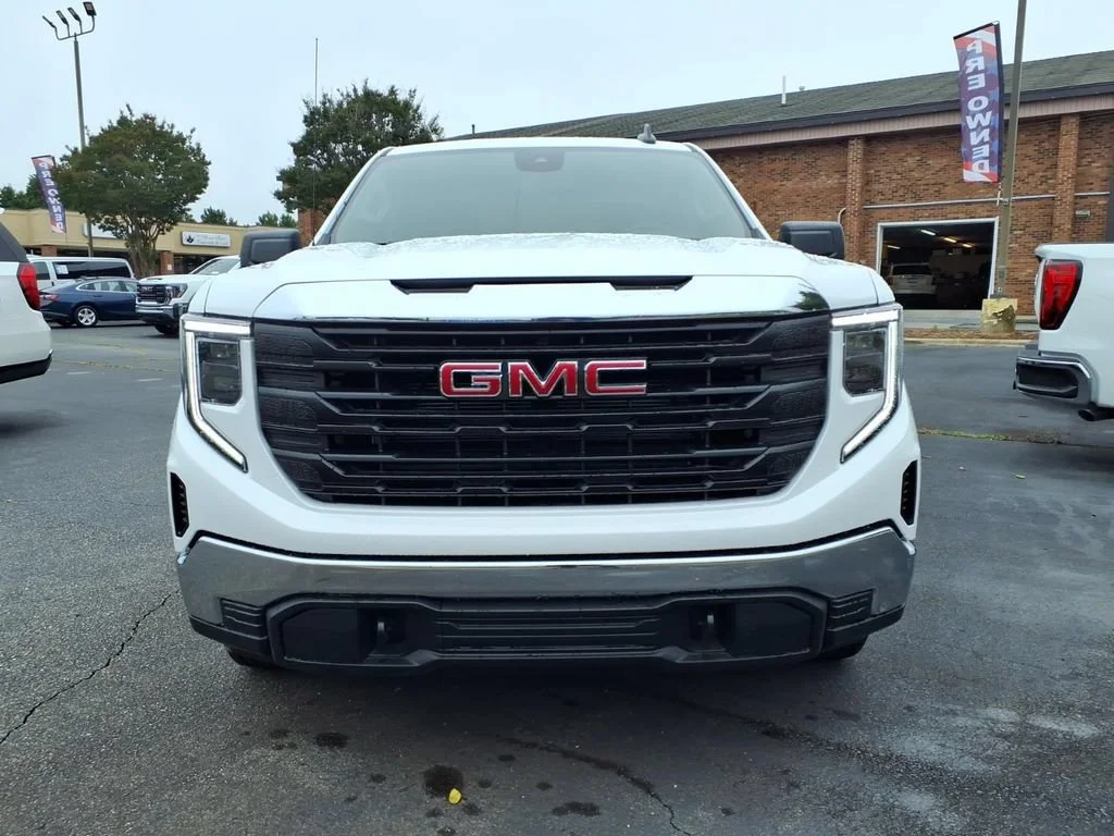 New 2026 Summit White GMC Pro image 21