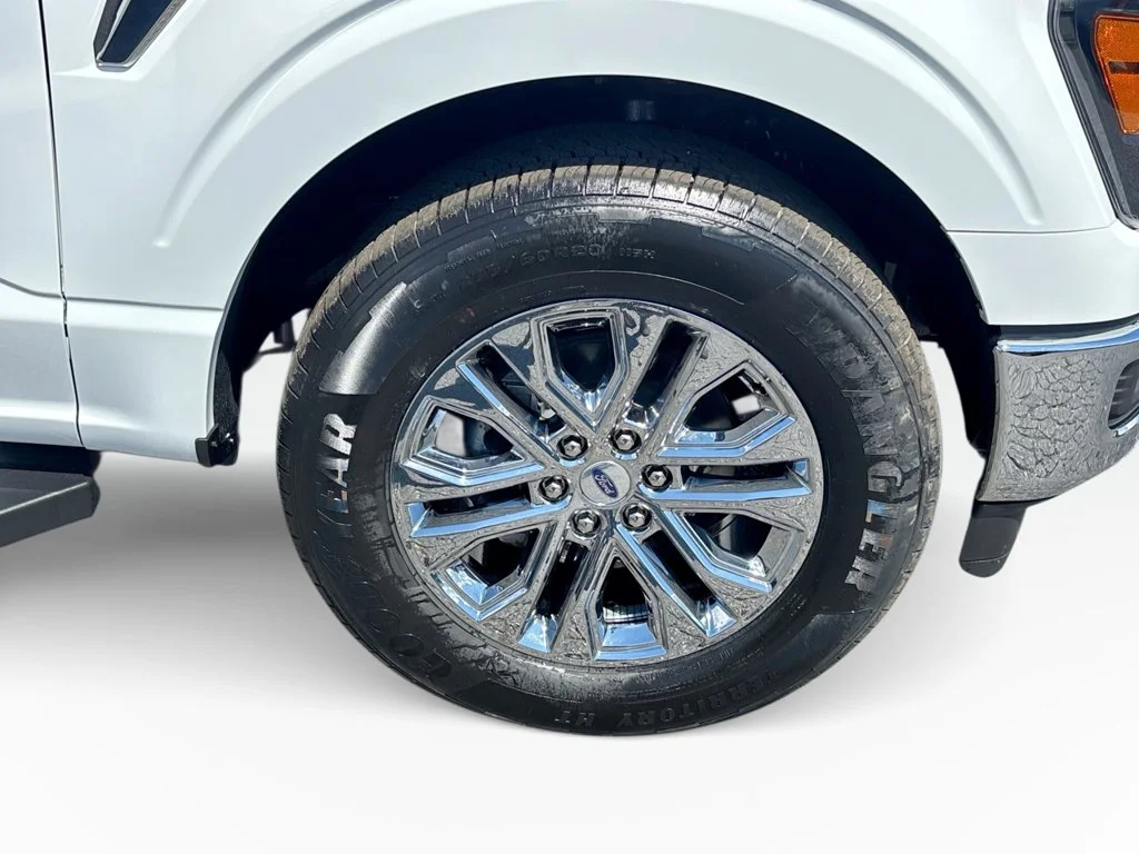 New 2026 Oxford White Ford Lariat® image 11