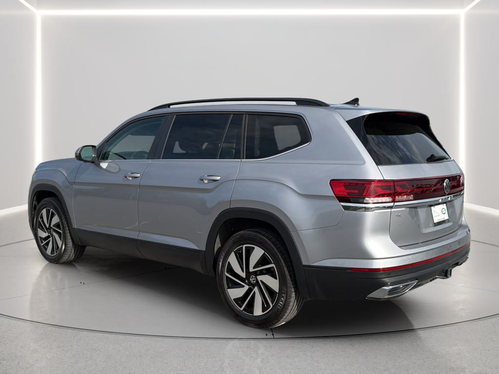 Used 2025 White Volkswagen 2.0T SE w/Technology image 14