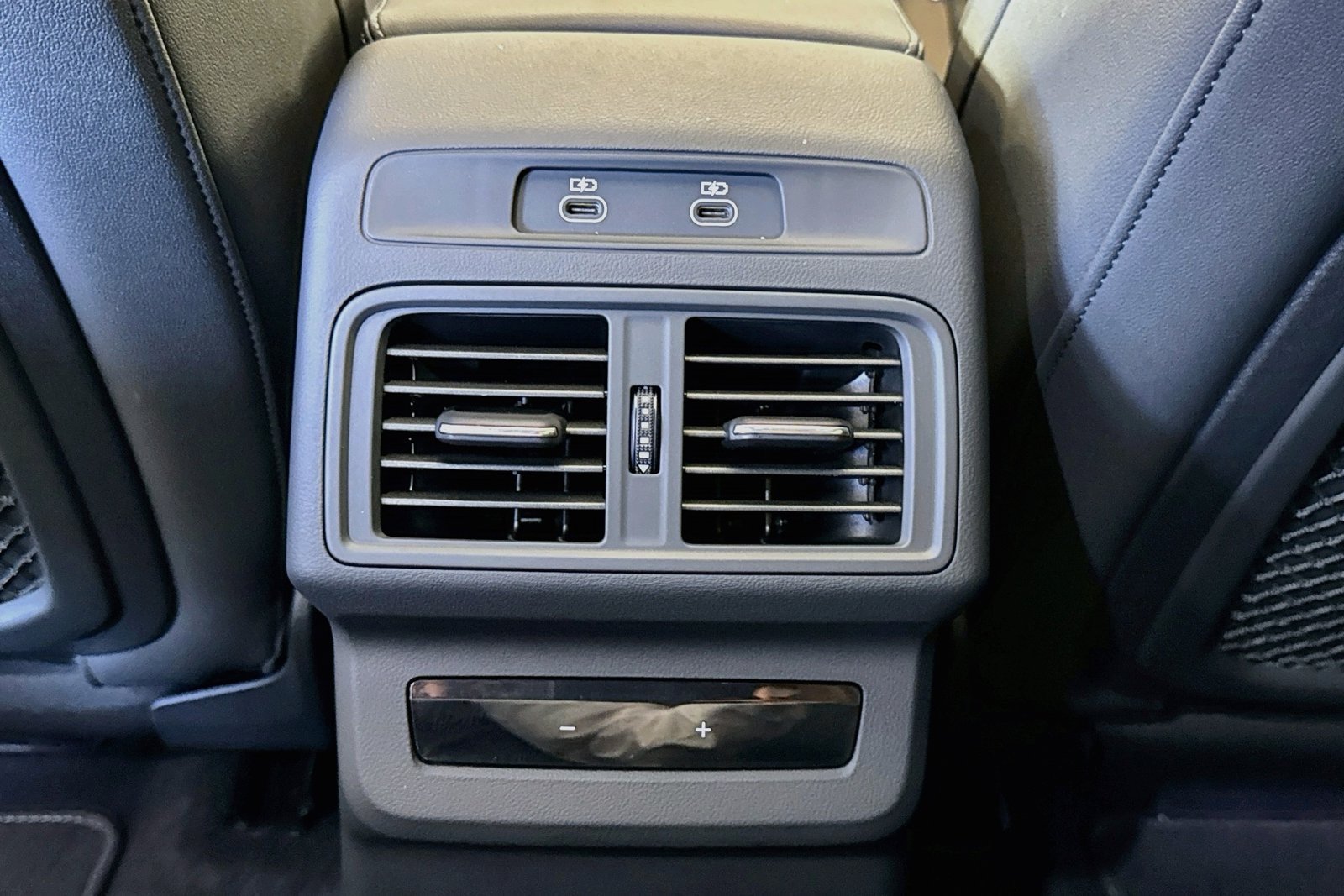 Used 2025 Arkona White Audi Premium image 22