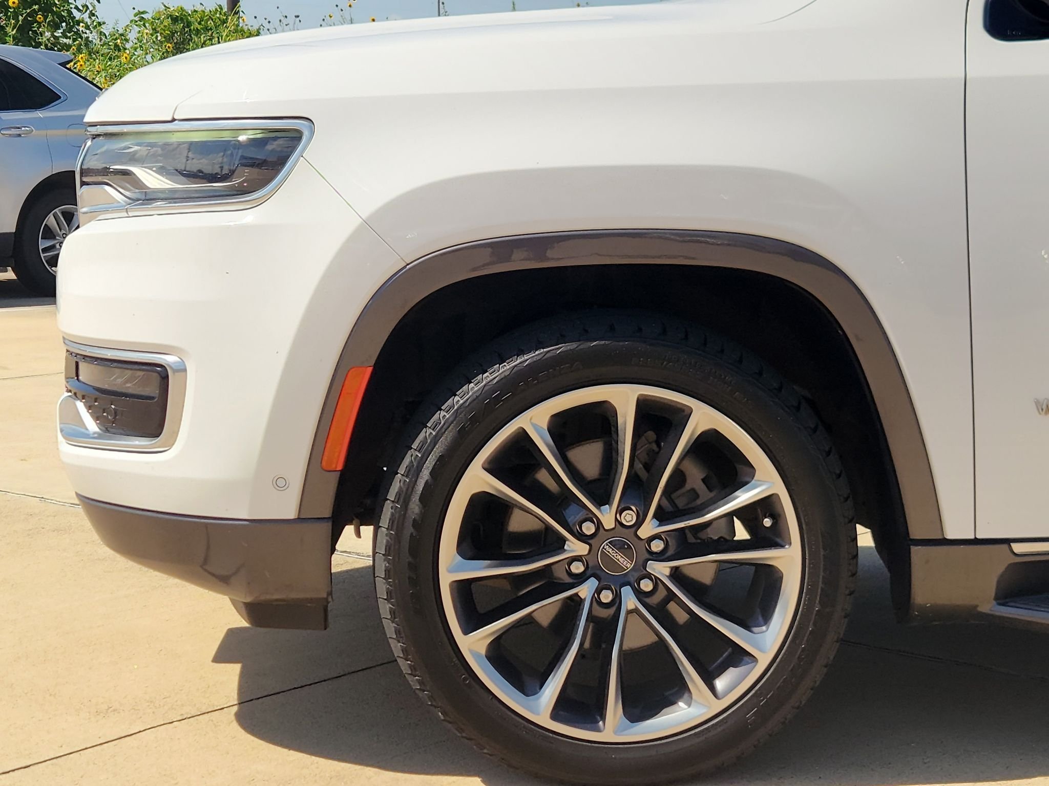 Used 2022 Bright White Clearcoat Jeep Series II image 9