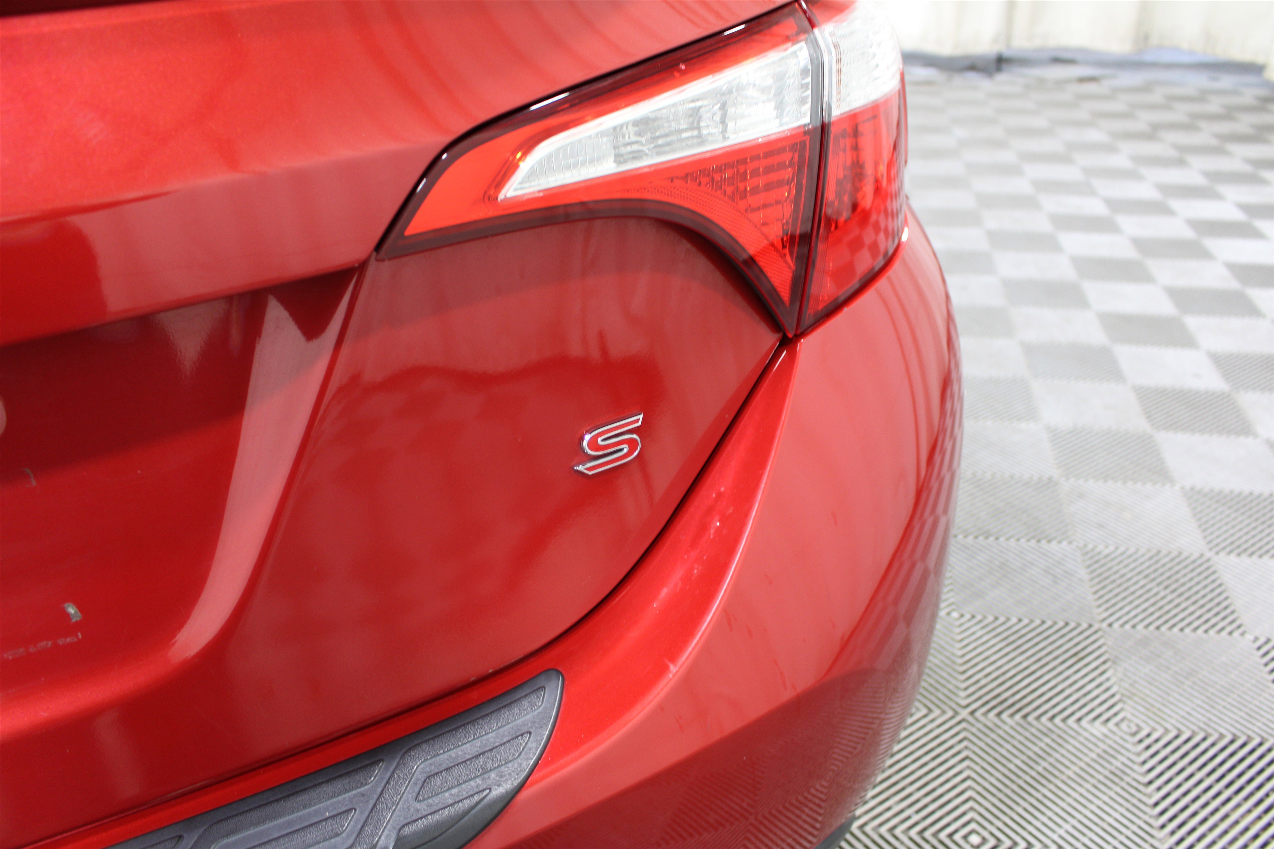 Used 2015 Red Toyota S Plus image 27