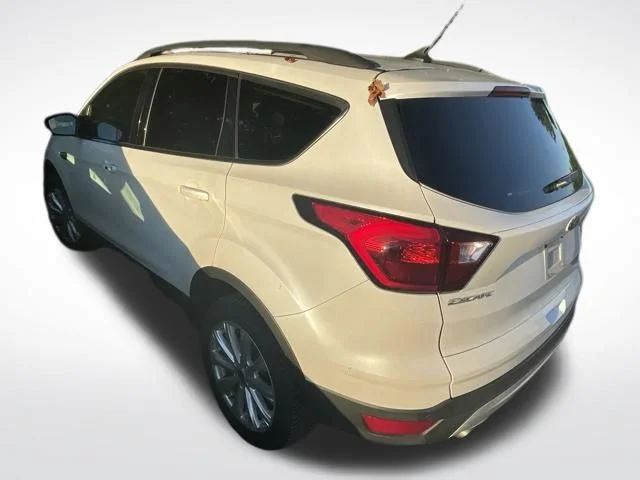 Used 2019 White Ford SEL image 4