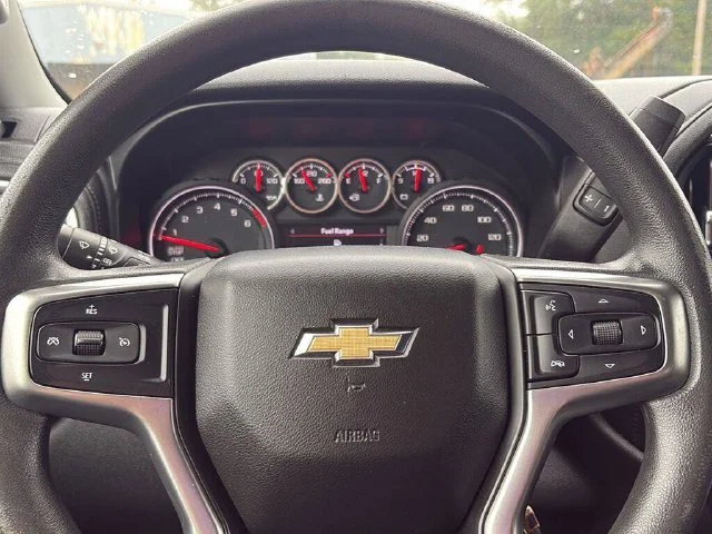 Used 2020 Gray Chevrolet LT image 25