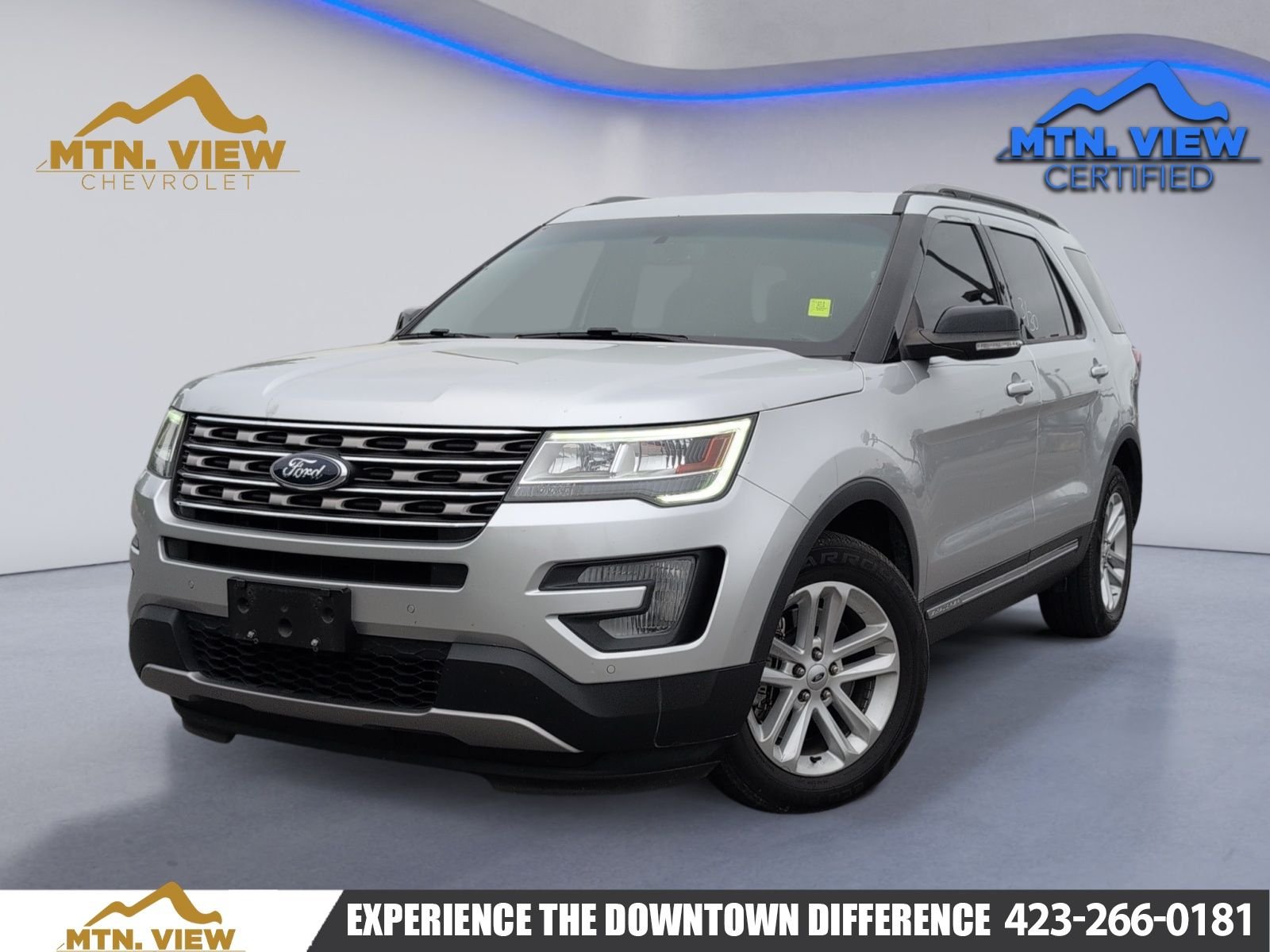 Silver 2017 Ford Explorer XLT SUV / Crossover Front-Wheel Drive