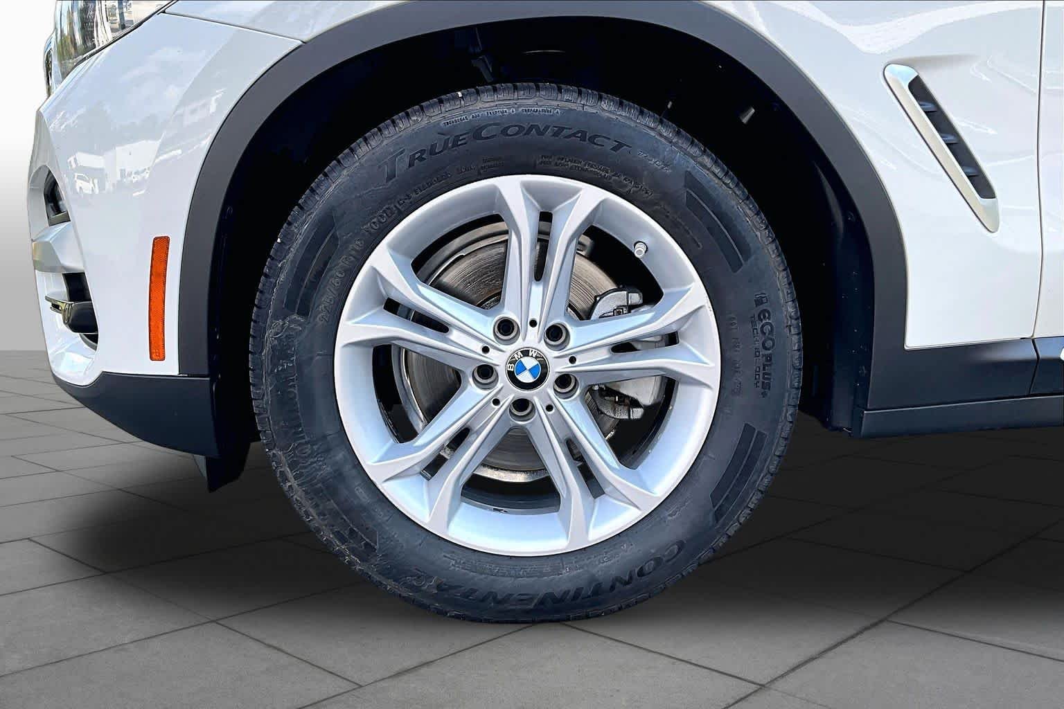 Used 2019 Alpine White BMW sDrive30i image 11