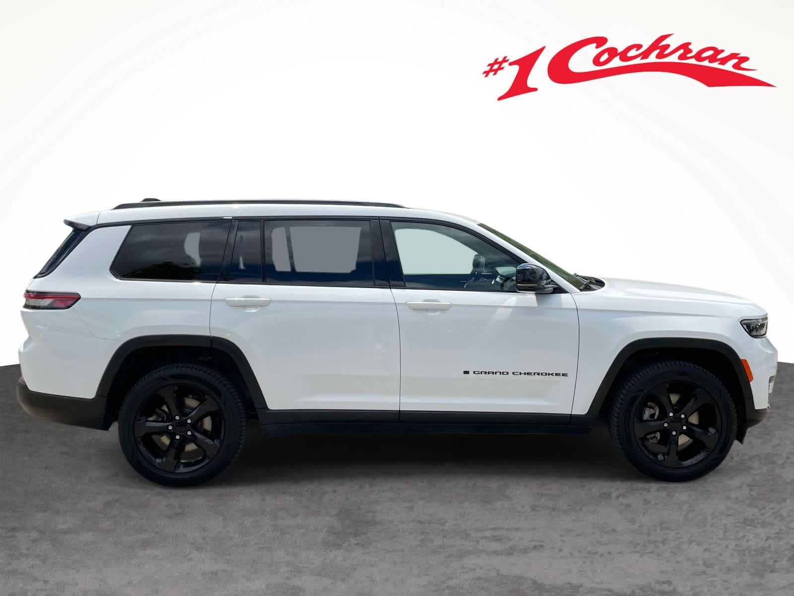 Used 2023 Whi/white Jeep Altitude image 6