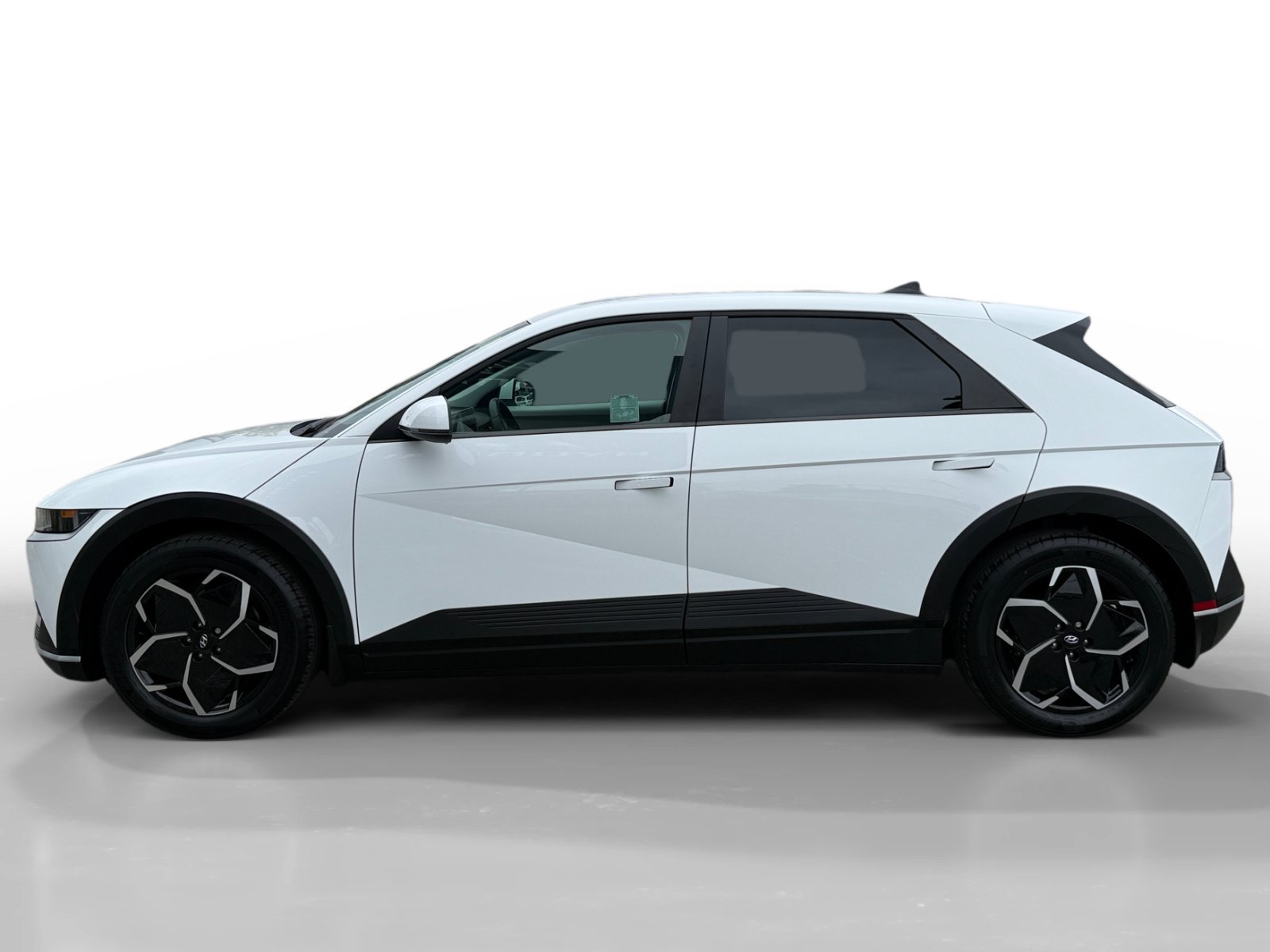 Certified Used 2024 Atlas White Hyundai SEL image 2