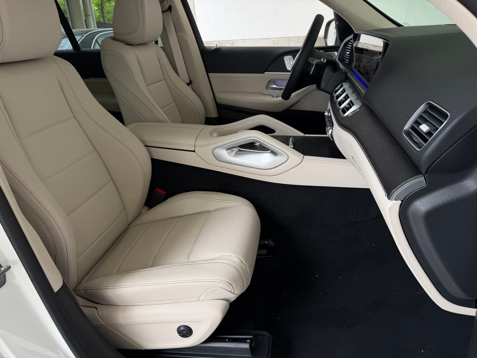 New 2026 Polar White Mercedes-Benz GLE 350 image 16