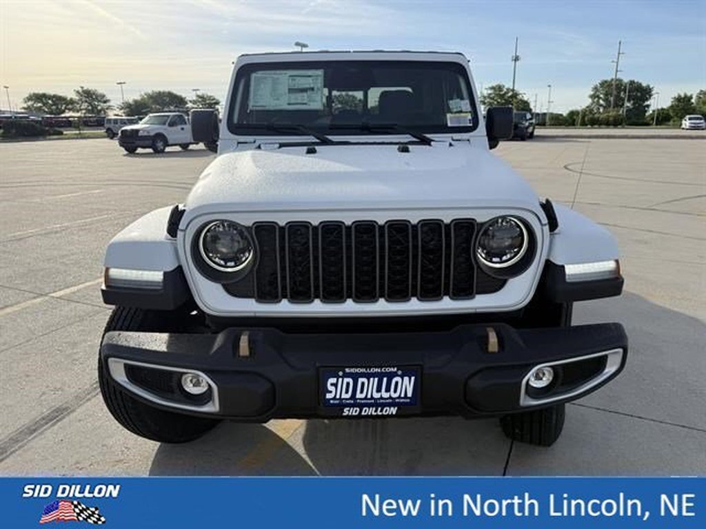 New 2026 Bright White Clear-Coat Exterior Paint Jeep 85th Anniversary Edition image 3