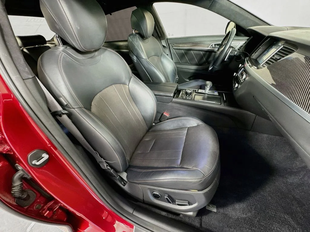 Used 2018 Red Genesis 3.3T Sport image 37