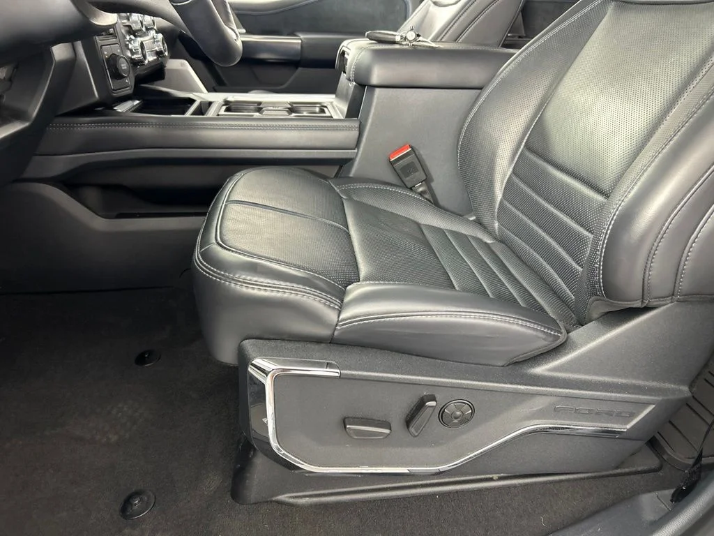 Used 2025 White Ford Platinum image 33