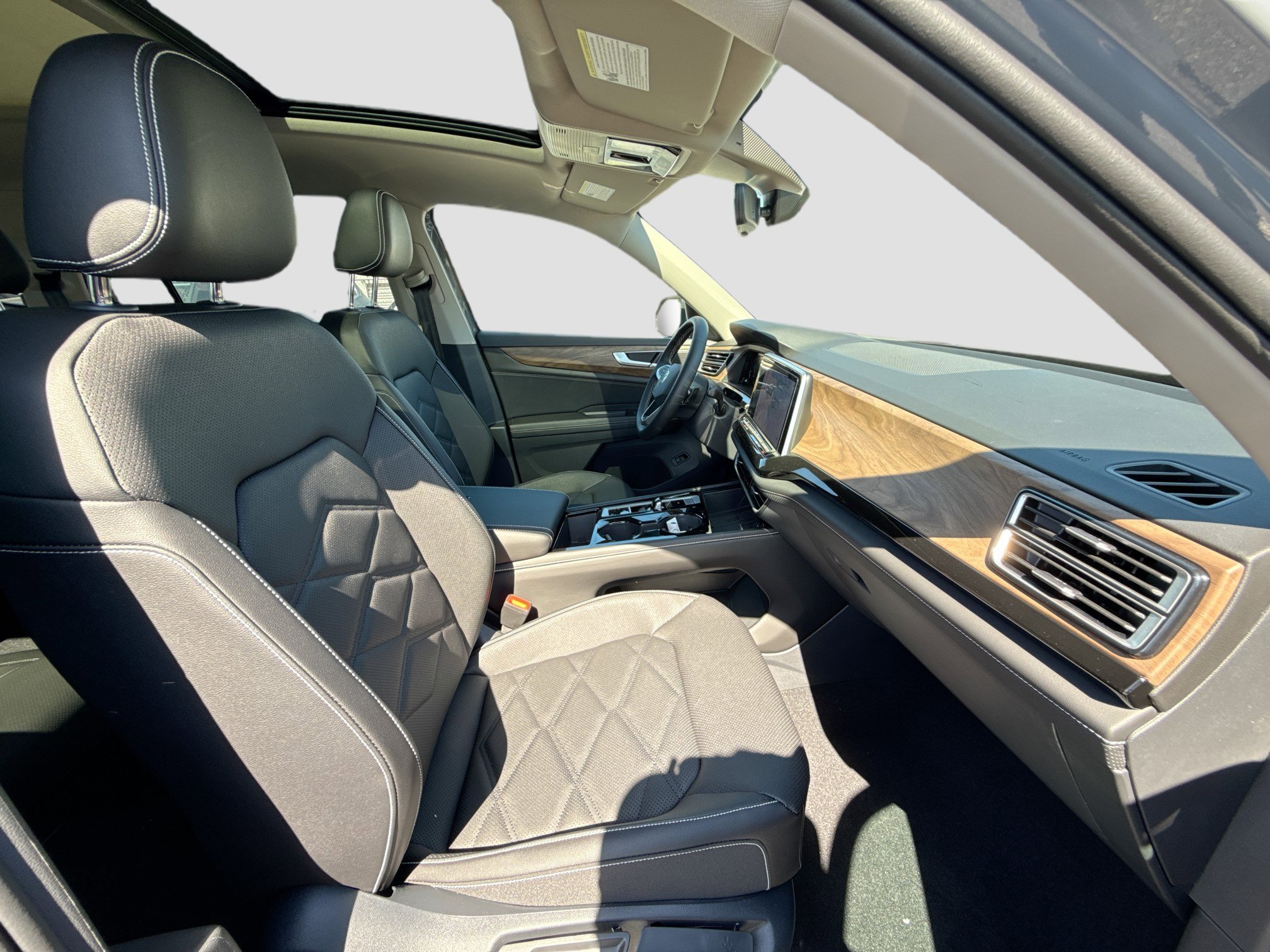 2026 Volkswagen Atlas SE w/Tech - Photo 25