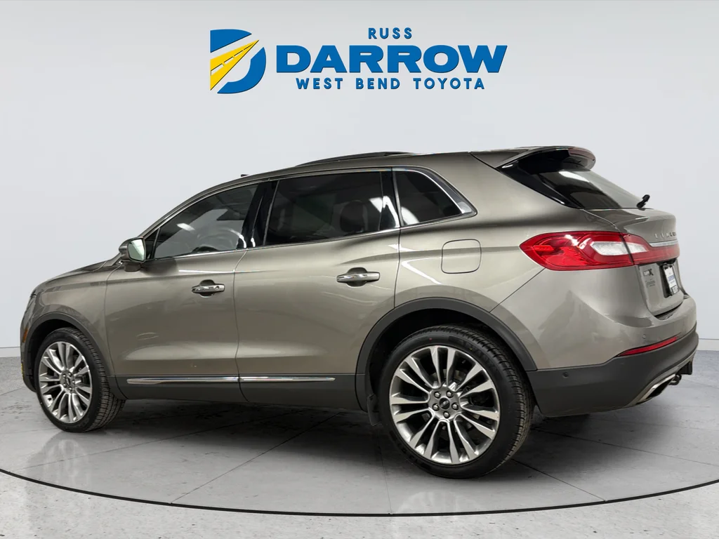 Used 2017 Gray Lincoln Reserve image 3