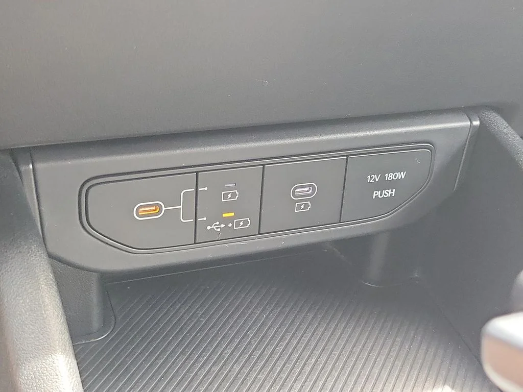 2025 Kia K4 LXS - Photo 31